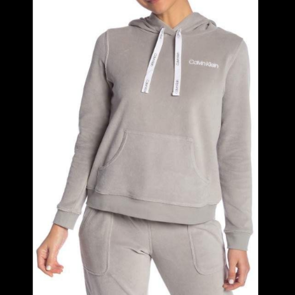 ✨5/$25✨ Calvin Klein grey velvet sweatshirt